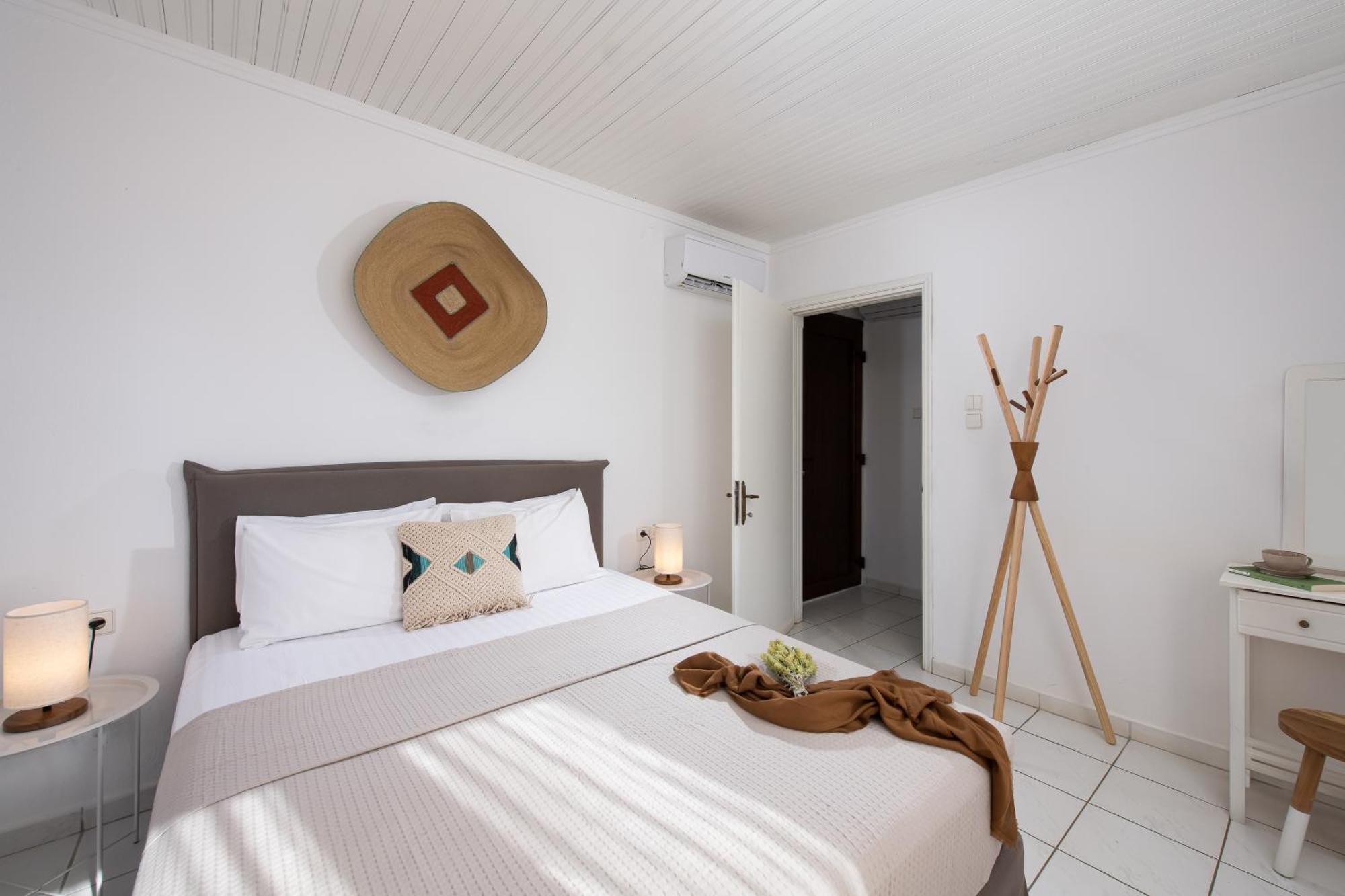 Acroterra - Easy Living Lejlighedshotel Alikí Eksteriør billede