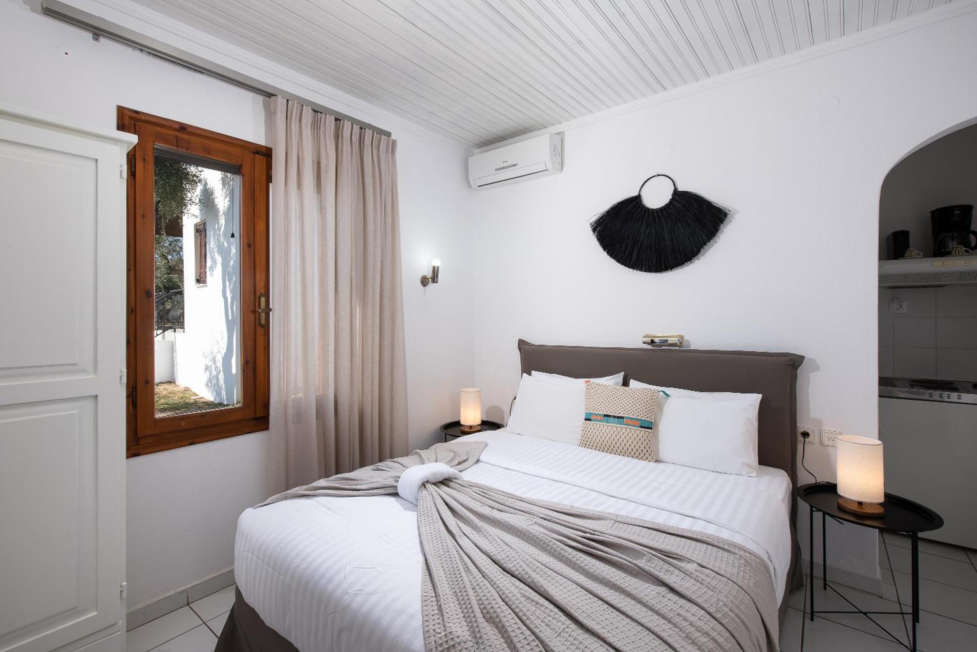 Acroterra - Easy Living Lejlighedshotel Alikí Eksteriør billede