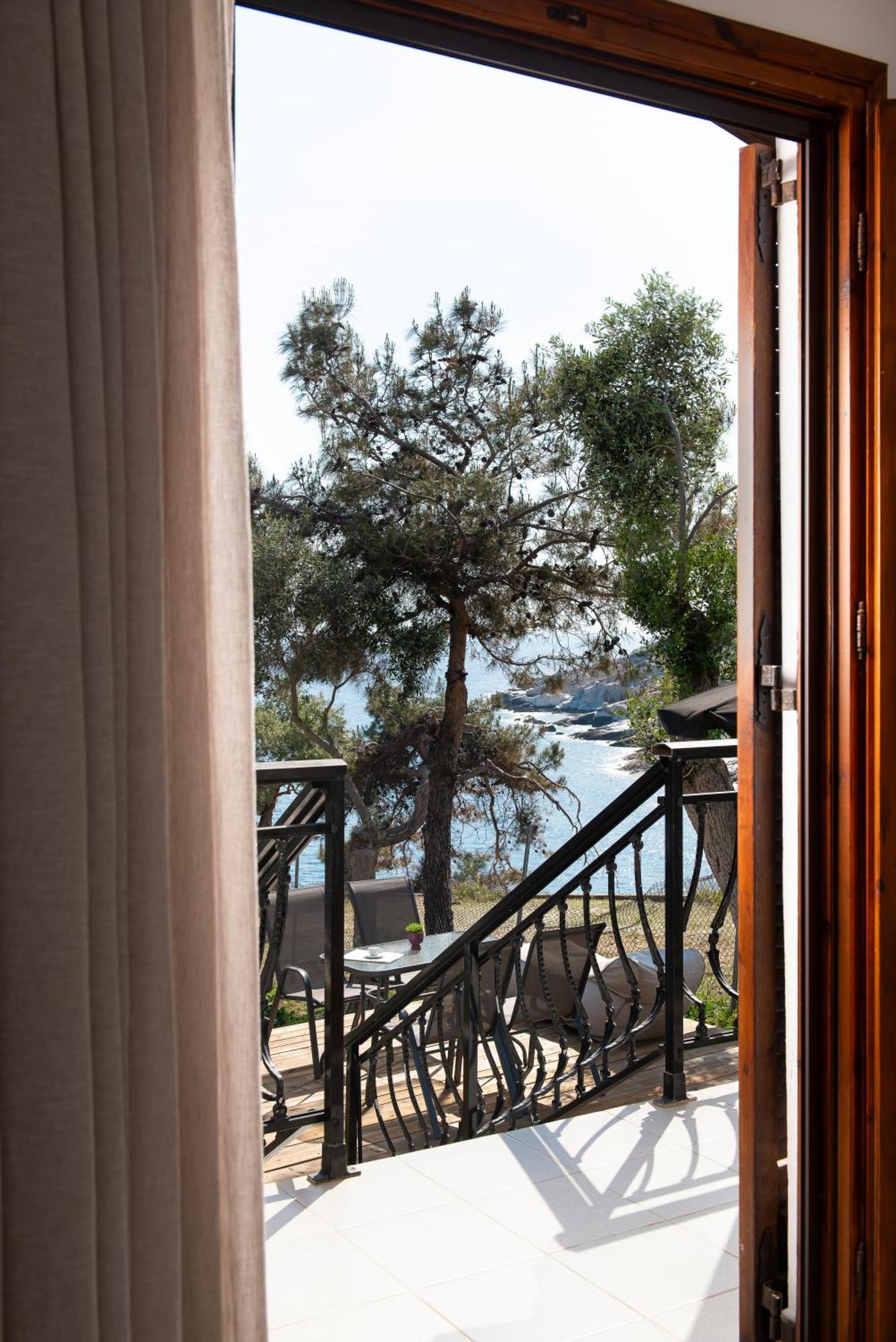 Acroterra - Easy Living Lejlighedshotel Alikí Eksteriør billede