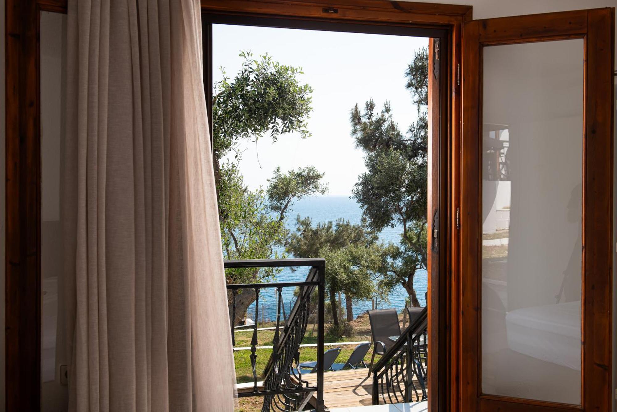 Acroterra - Easy Living Lejlighedshotel Alikí Eksteriør billede