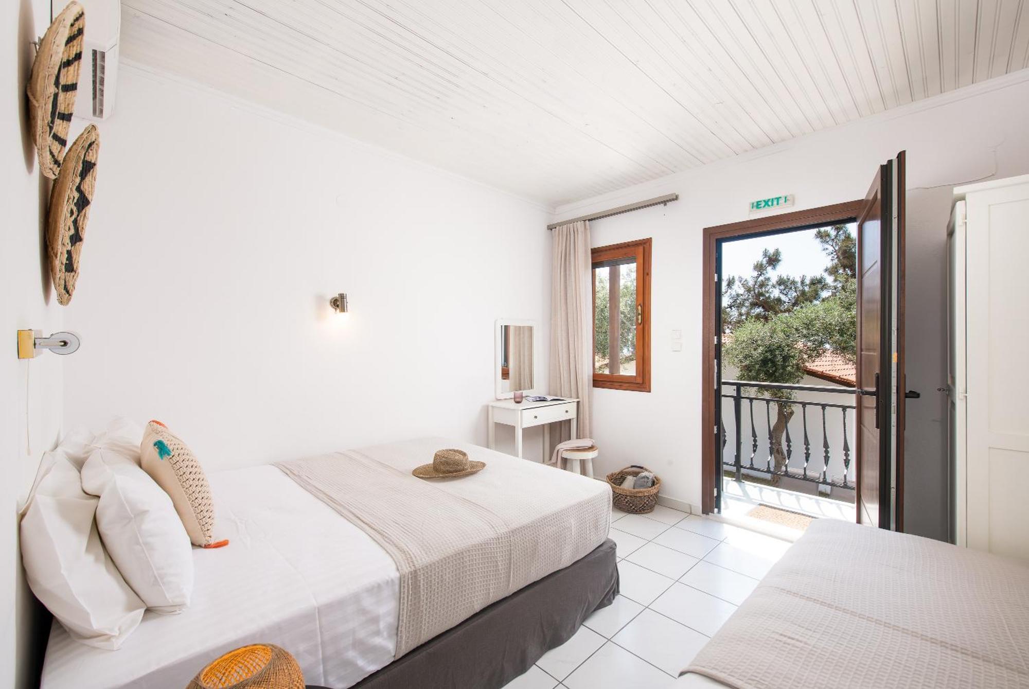 Acroterra - Easy Living Lejlighedshotel Alikí Eksteriør billede